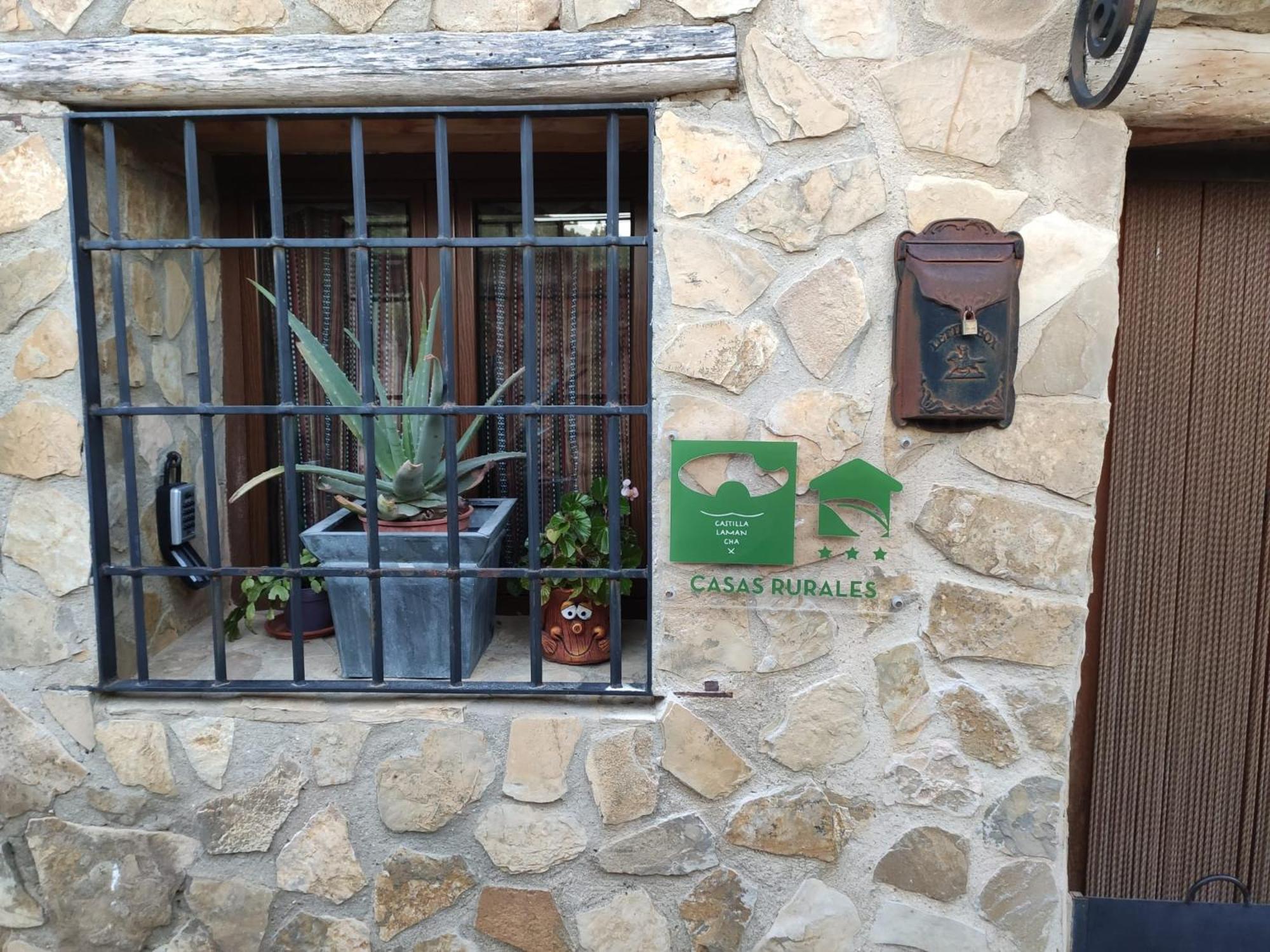 Villa Casa Cueva Araceli à Alcala del Jucar Extérieur photo